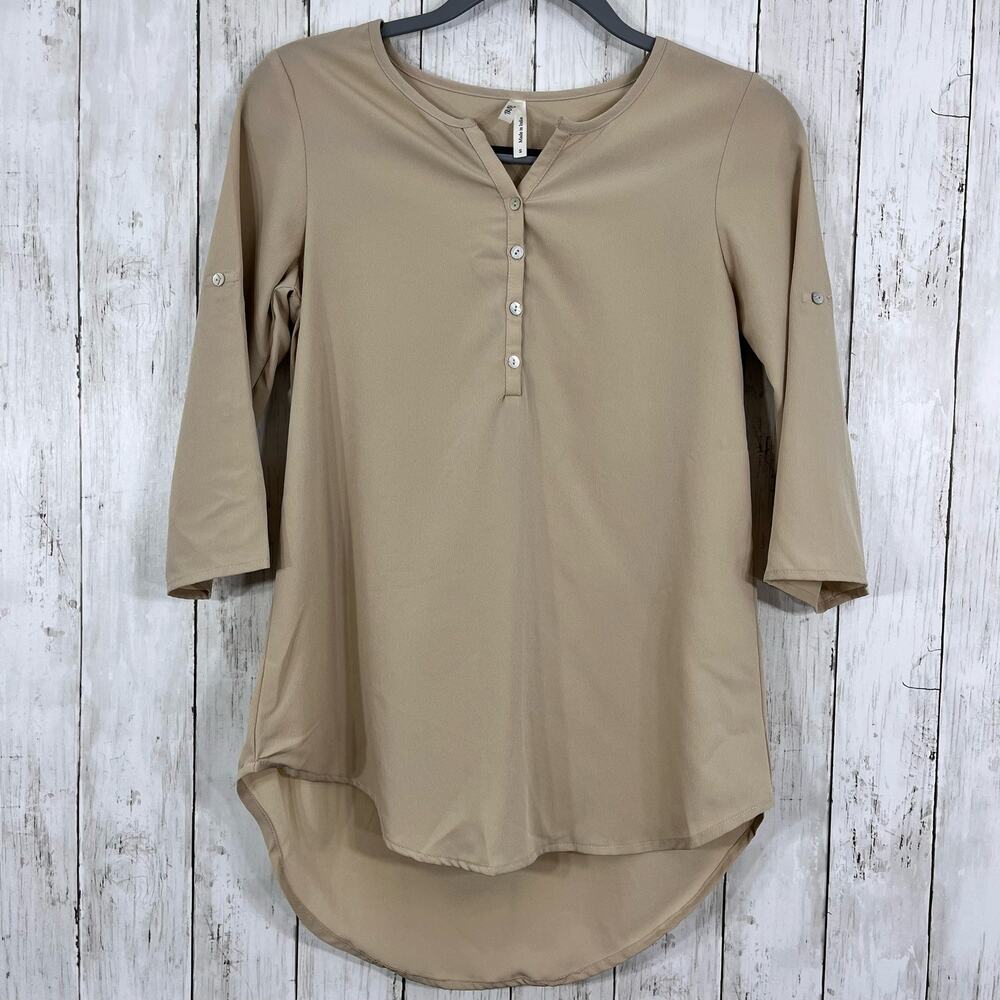 Truth NYC Roll Tab 3/4 Sleeve Lightweight Utility Business Chic Blouse Shirt